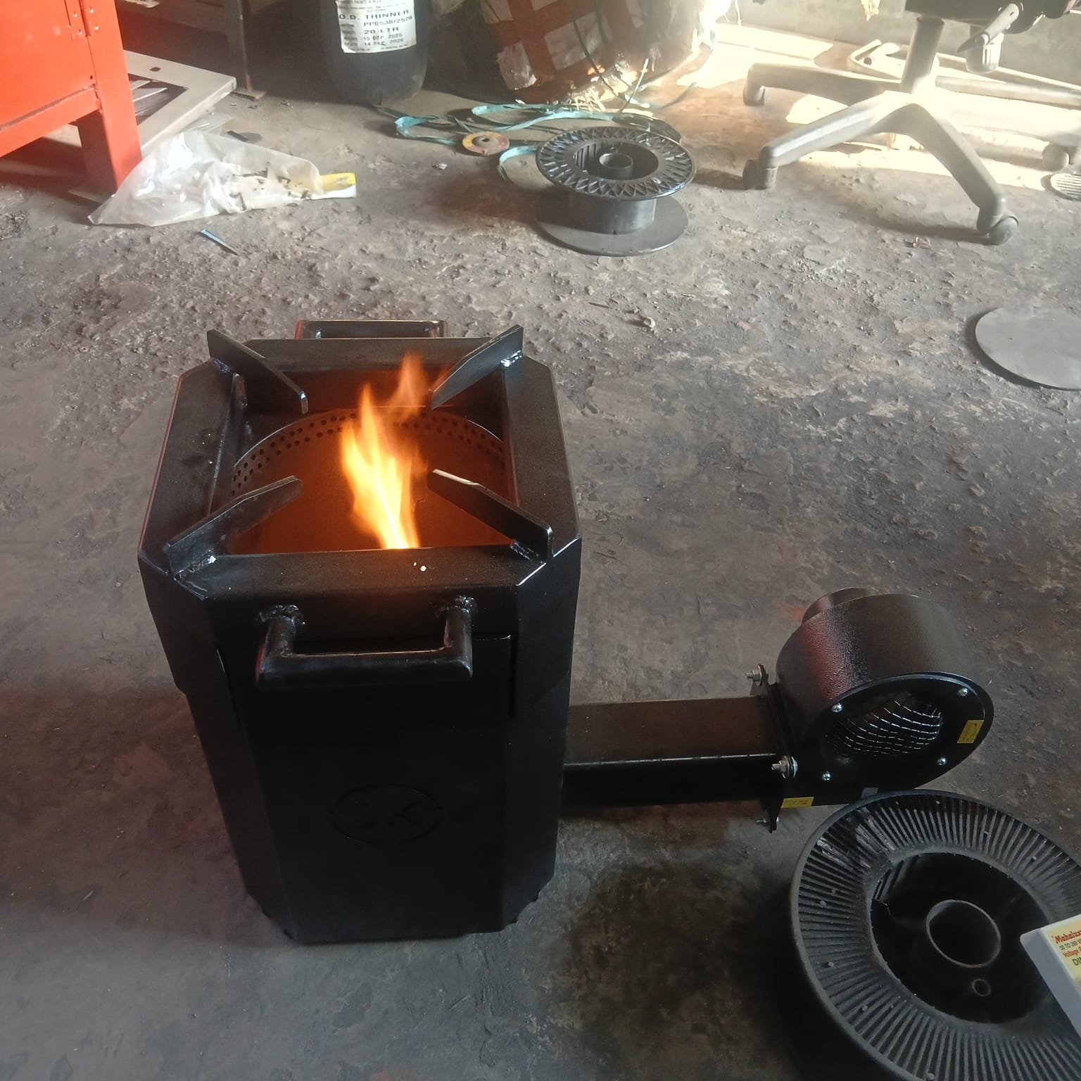 Manual_feeding_burner.jpeg
